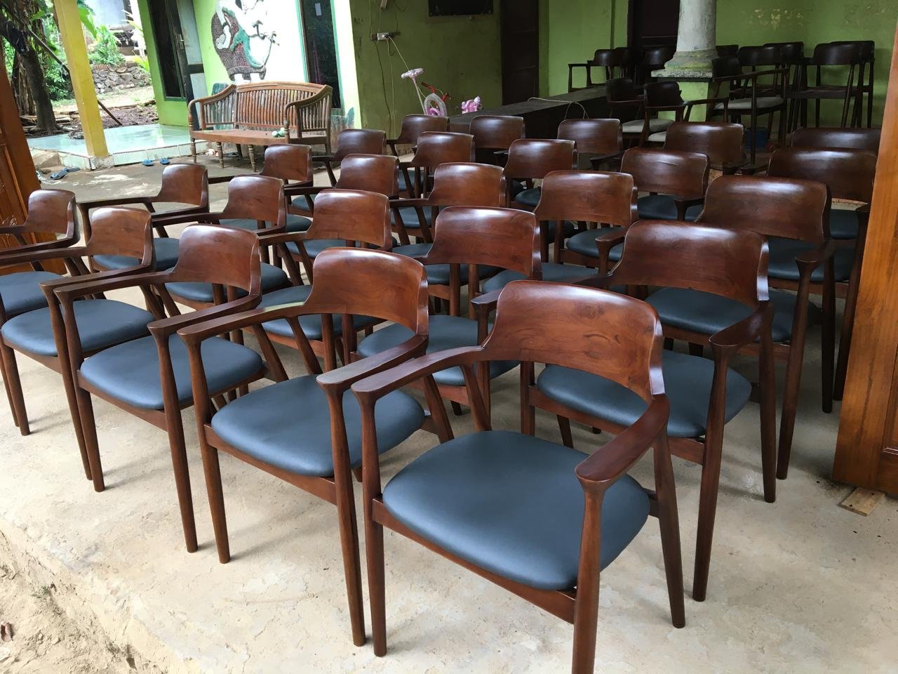 Kursi Cafe Jati Heroshima