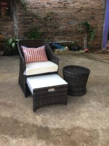 Kursi Teras Rotan Dengan Sandaran Kaki