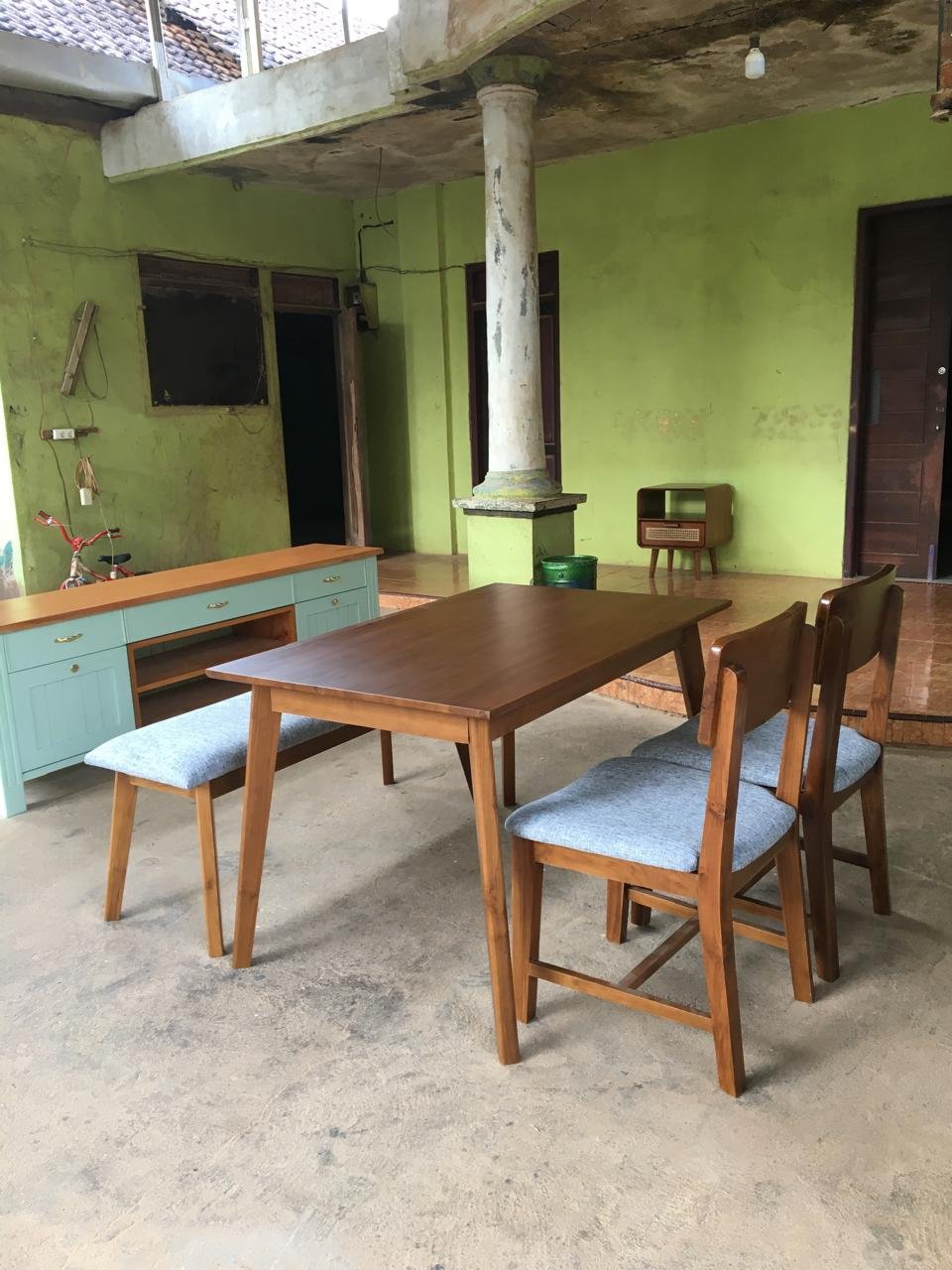 Set Meja Makan Scandinavian Sofa Jati